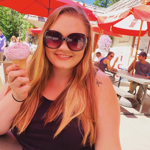 Meet your Posher, Rylee - Picture 1 of 1